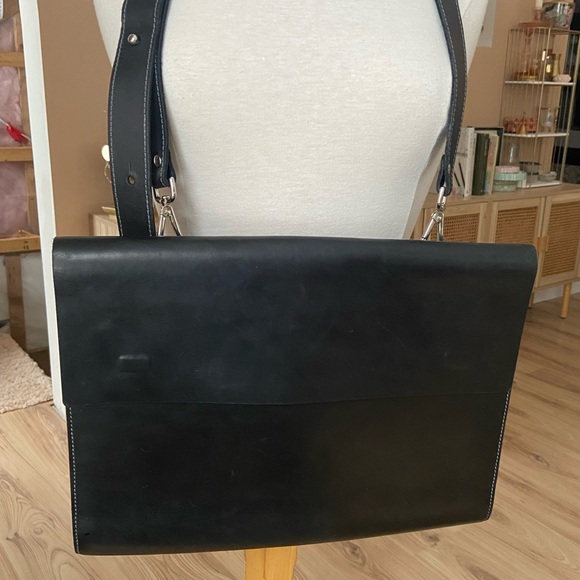M0851 Handbags - M0851 Elegant Black Leather Messenger Bag